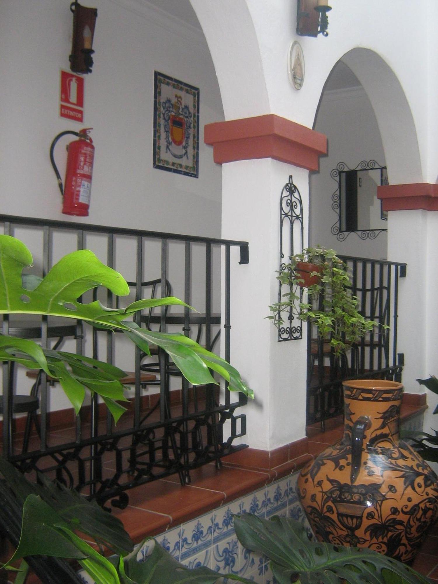 Apartamentos Turisticos Casa Cantillo Carmona  Exteriér fotografie